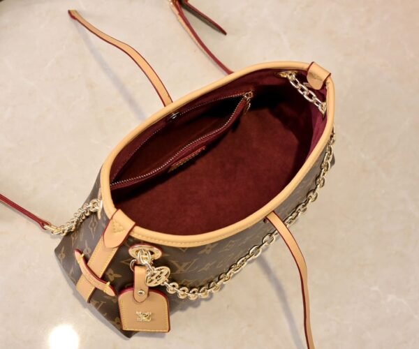 C0101E09-4171-A1BD-FDDB-628AB61A1DFD.jpg Louis Vuitton M13014 CARRYALL BB Gloves