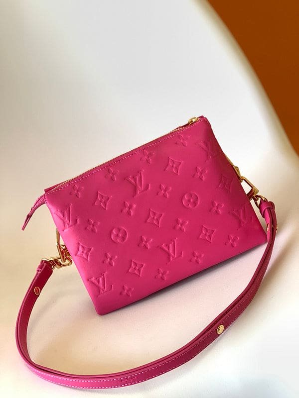 C0A30E0F-4168-282D-CF47-419B55EC4EDF.jpg Louis Vuitton Coussin PM M23613