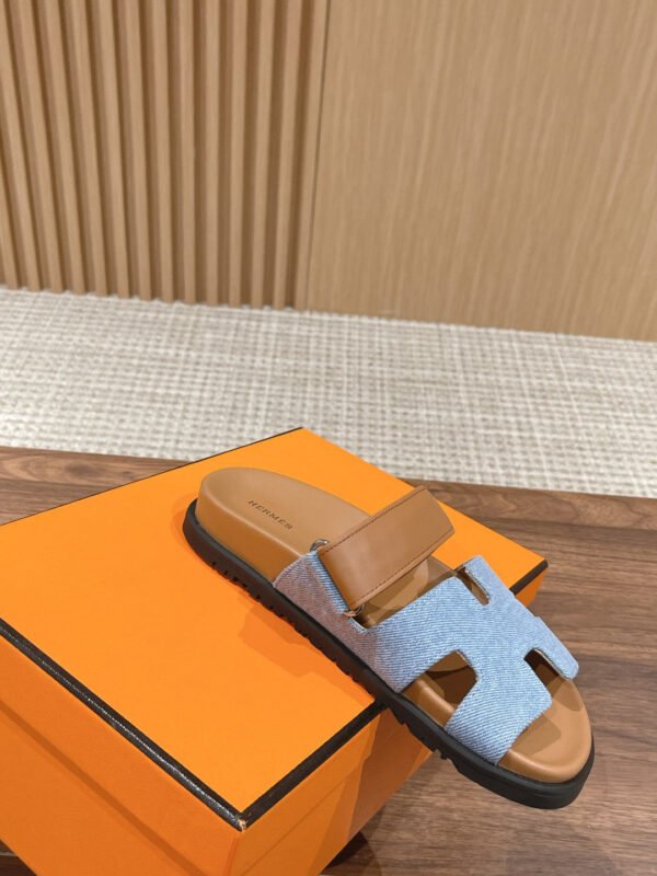 C2F65EE3-6F86-353F-364C-ED20A4F08522.jpg Hermes Unisex Chypre Sandal