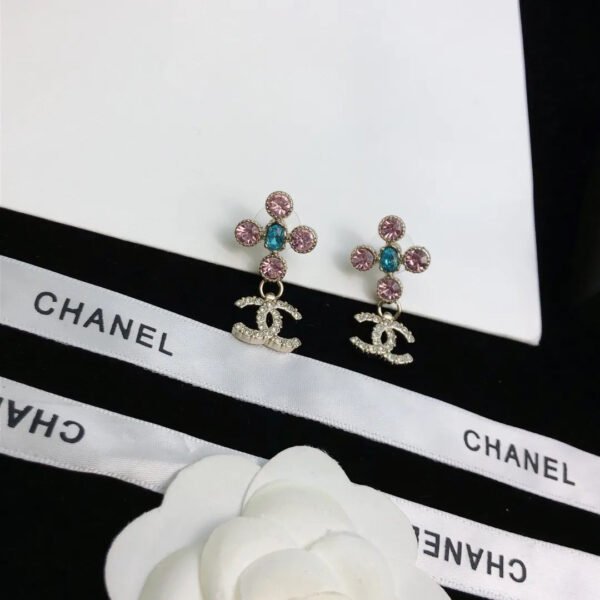C43AF8DB-6C33-DFE2-E23E-EF41F1C9BF0C_6cd8b4ba-f4e1-4c92-8e3a-a1f4443cf790.jpg cc Earrings