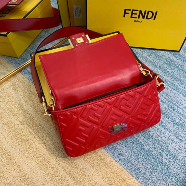 C505A4F3-5AC0-C858-4B14-8637A613BEB3.jpg Fendi Baguette