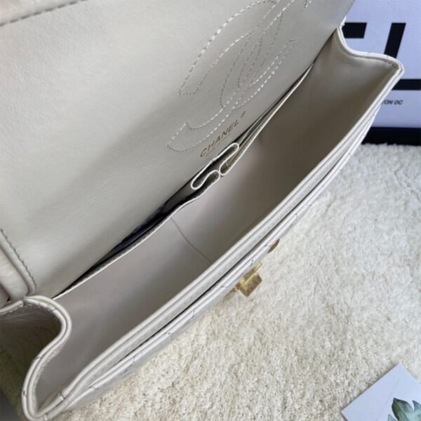 C76737D4-6822-FDAA-FBC4-6416AAB5DE01.jpg Chanel Large 2.55 Handbag A37587