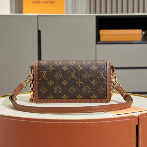 Louis Vuitton M46757 Dauphine East West