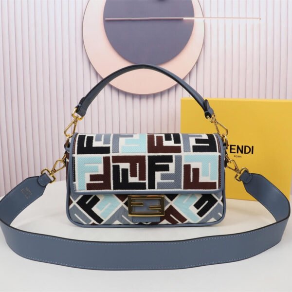 CB44B041-007E-F884-45CE-805D714464CC.jpg Fendi Baguette(high-end grade)