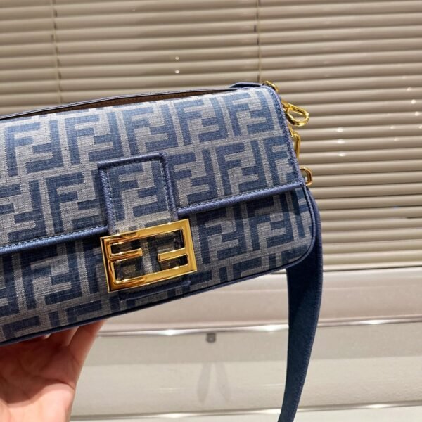 Fendi Baguette Medium