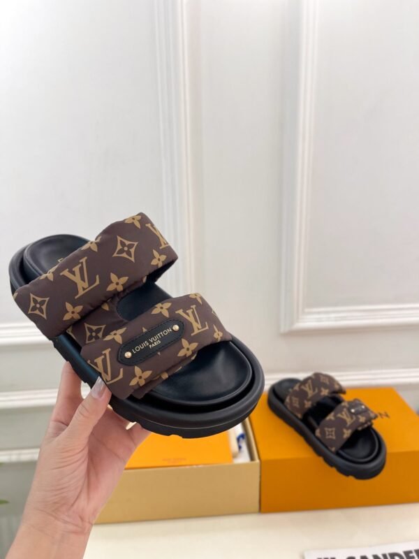 Louis Vuitton Unisex Pool Pillow Comfort Sandal