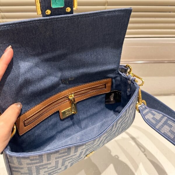 Fendi Baguette Medium