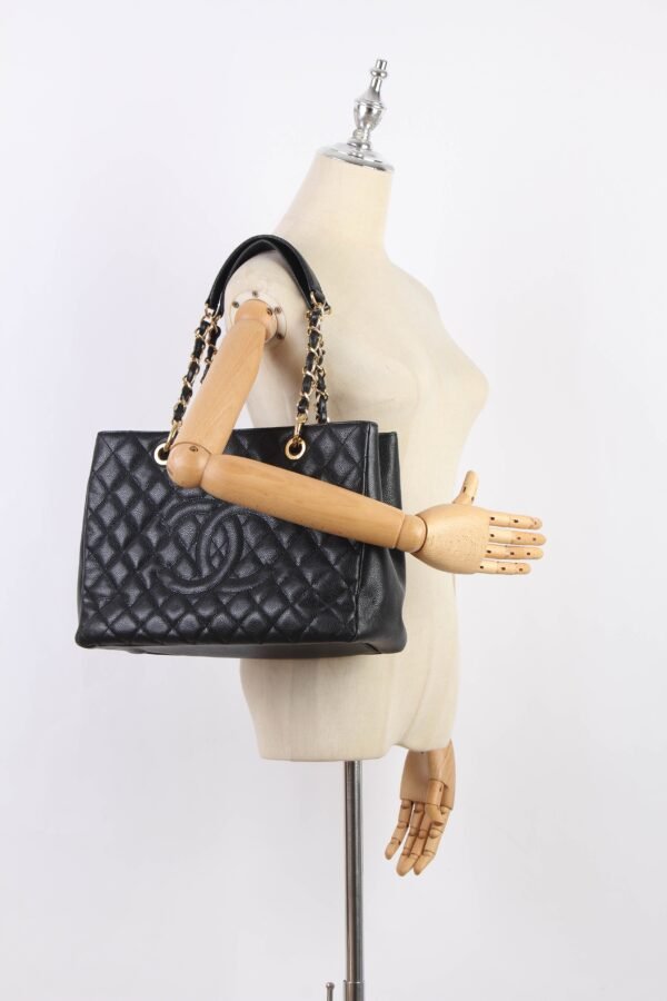 D59929F5-93F1-3B74-C329-C5753D4966C4.jpg Caviar Quilted Grand Shopping Tote GST Black - Gold chain