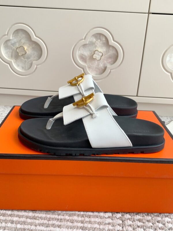 D636F774-100F-C467-D37C-1293BC1E72B1.jpg Hermes Unisex Chypre Sandal