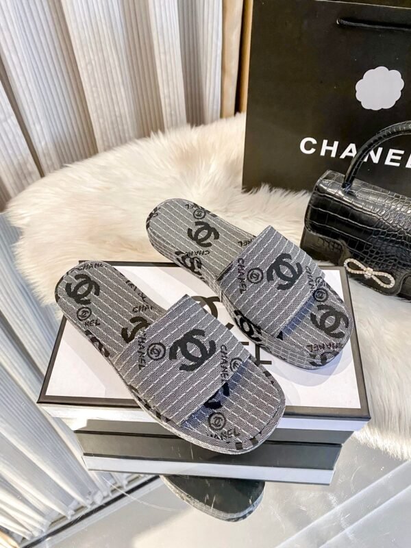 Chanel Women's Logo 25ss CC Sandal