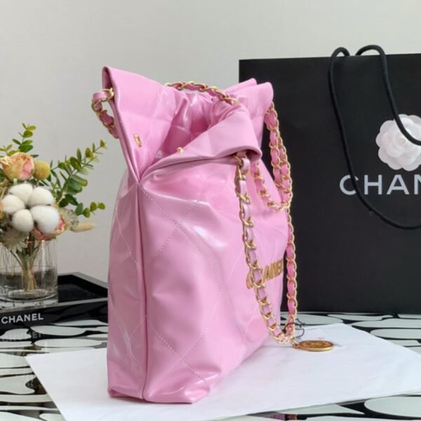 Chanel 22 Small Handbag AS3260