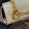 D7580592-3306-6035-C3B5-34B97D7A2620.jpg Louis Vuitton Twist MM M21112