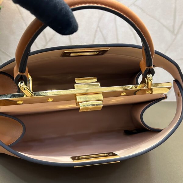 D78E447C-6E86-C14A-6A97-F54728870E73.jpg Fendi Peekaboo Medium iseeu Bag