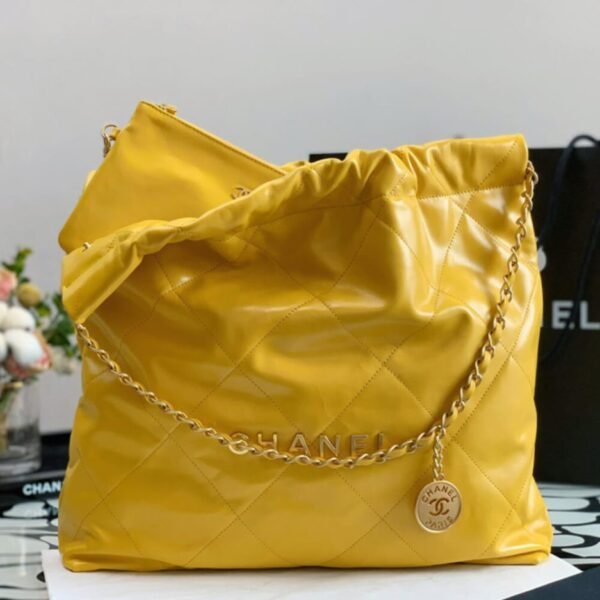 Chanel 22 Small Handbag AS3260