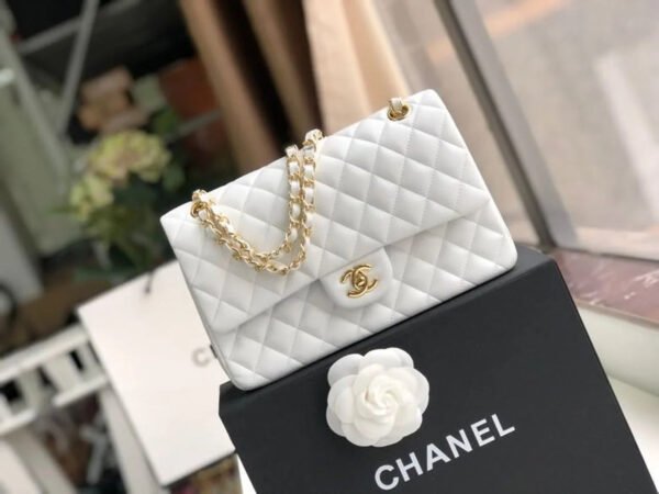 D86CEFD6-6EBB-7445-CBC7-920A7408E74C.jpg Chanel Classic Handbag Gold Toned Hardware WhiteFor Women, Women’s Bags, Shoulder And Crossbody Bags 10.2in/26cm A01112