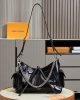 D8981F47-50FE-D9C0-36FD-99005B00C798.jpg Louis Vuitton M24861 CarryAll PM