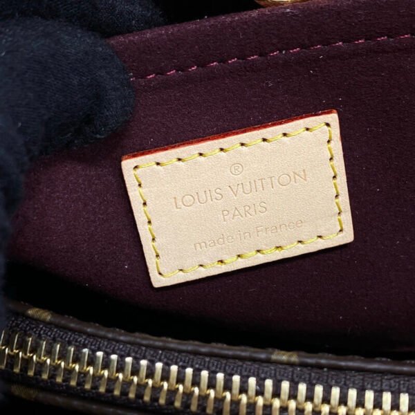 D8B3AD35-BF0A-2057-7E55-76D905BE6C92.jpg Louis Vuitton Montaigne BB M41055