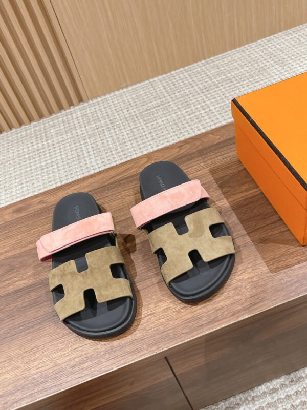 D9C67DF3-A769-1F99-0BBA-E3673FB08E17.jpg Hermes Unisex Chypre Sandal