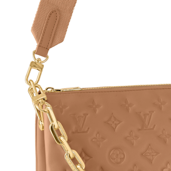 DBBBFEED-91EA-2E8C-D531-D7D57FFCD565_7de7dc7c-b729-447f-ac74-b8cca8a6b3ee.png Coussin PM