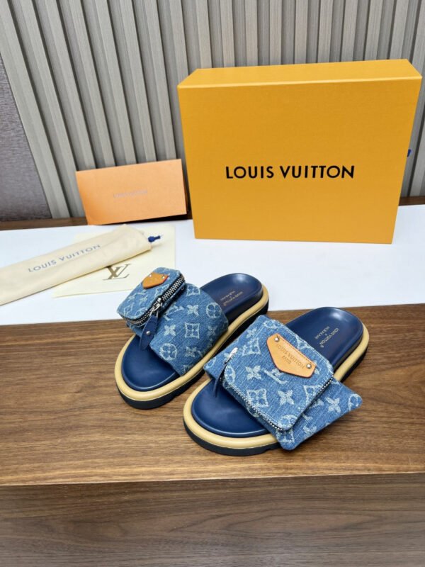 DCD3815D-142A-BE3D-AC61-8176BDCA8E7C.jpg Louis Vuitton Unisex Pool Pillow Comfort Sandal