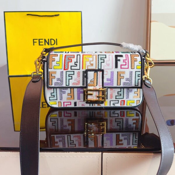 Fendi Baguette Medium - WHITE
