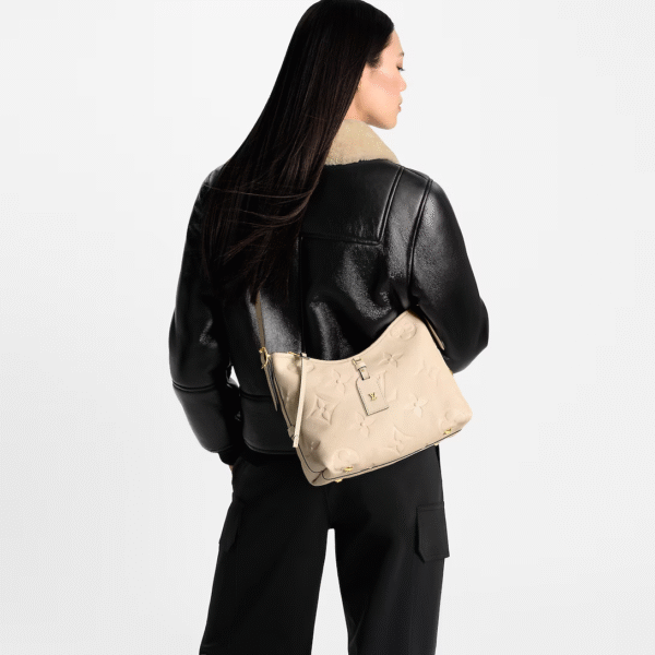 DF00F35D-FDCD-E3C8-EE39-CCFAAEEA21FE.png Louis Vuitton M46293 CarryAll PM