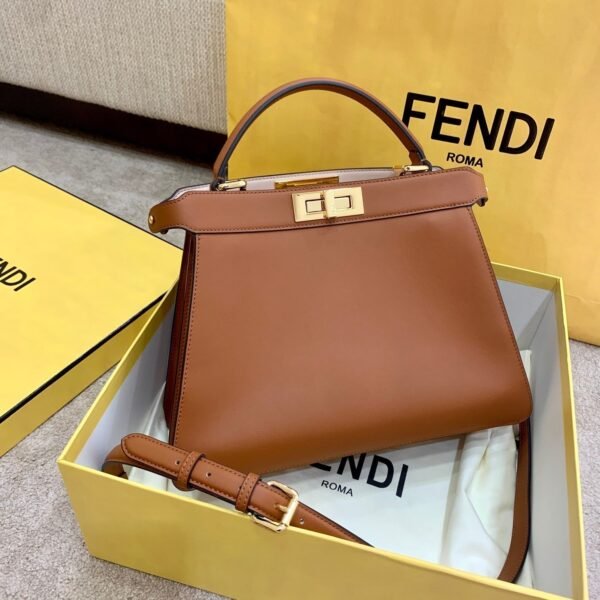 DFE3B817-A55C-48DE-1A4F-F4521DFB87BC.jpg Fendi Peekaboo Small iseeu Bag