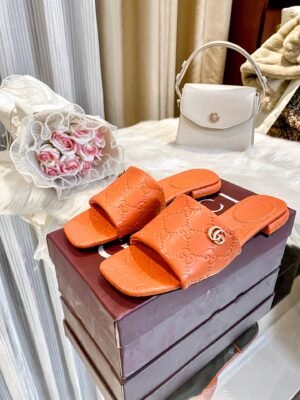 E0025A9C-B7DD-DB99-9D4A-DF7D39D9D3F6.jpg GUCCI Women's Platform Slide Sandal