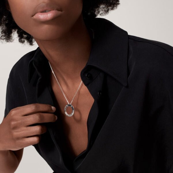 E090A7B9-F802-73B2-7575-F934571B7698.jpg LOVE NECKLACE