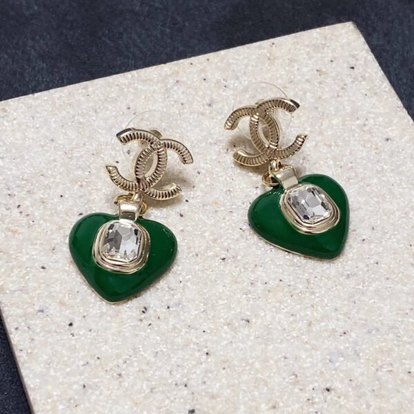 E19ECC22-C4ED-24D3-49F6-B1CAD5874EB9.jpg cc Earrings