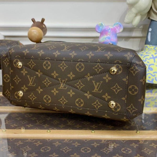 E1BF8E4C-A303-6D42-0D92-3DDA94B3A4AC.jpg Louis Vuitton Montaigne MM M41056
