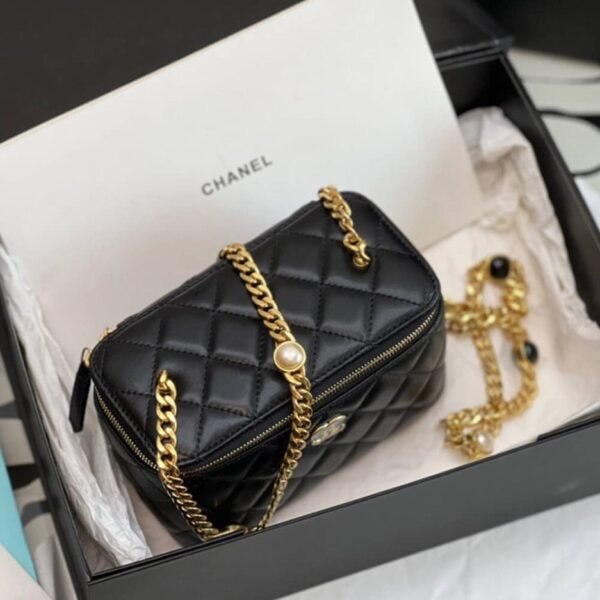 Chanel Vanity with Chain AP2937