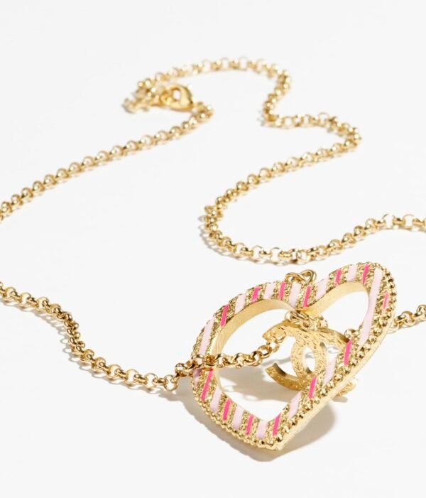 PENDANT NECKLACE
