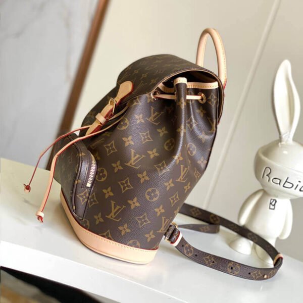 E274DF4F-96E4-BDC4-0A8F-996B2EEDAD5B.jpg Louis Vuitton Montsouris PM M11198