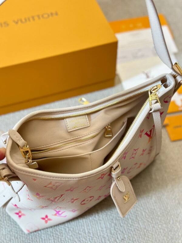 E32A1D7B-B37E-3E7E-EA5E-2F20DD014299.jpg Louis Vuitton M24652 CarryAll PM