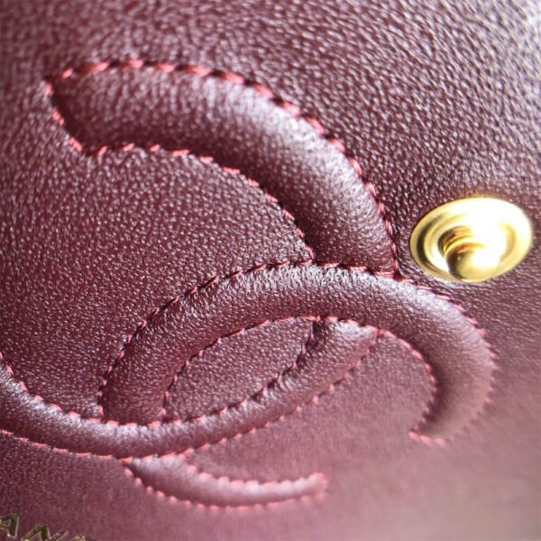 E3A3BFF9-A041-B5C1-0417-F2D381EEDFDC.jpg Chanel Small Classic Handbag Lambskin & Gold Metal A01113