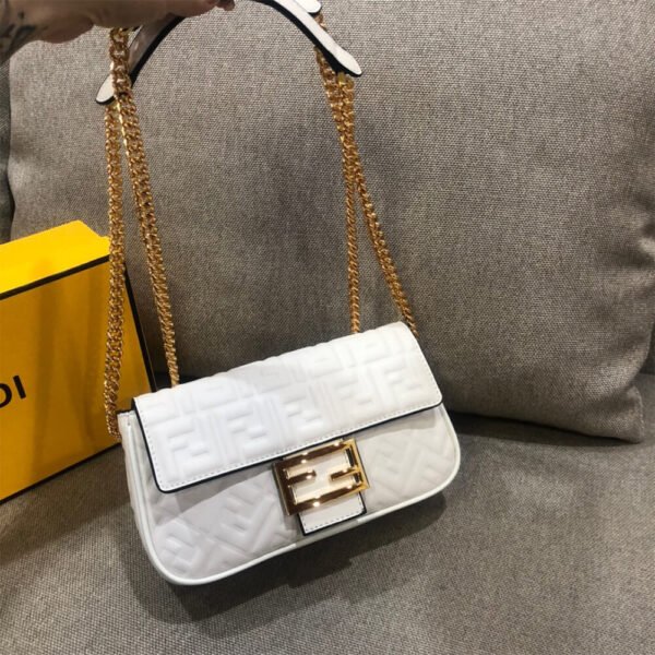 E3AF0602-7F06-C83B-E510-6231EB4834BC.jpg Fendi Baguette Chain Midi