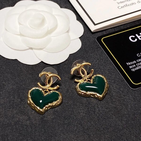 E3CEA145-B367-8A9E-58CF-151A72BB71B9.jpg cc Earrings