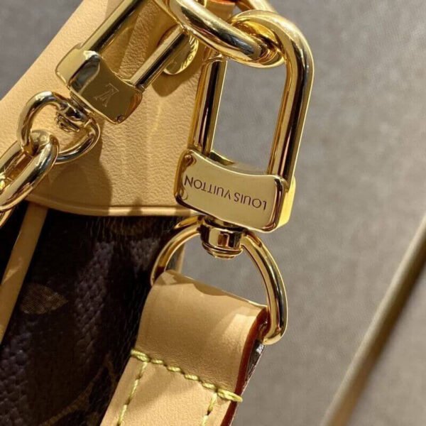 E70D141A-284D-4DDC-B3D4-1FC763FA0C29.jpg Louis Vuitton M81098 Loop