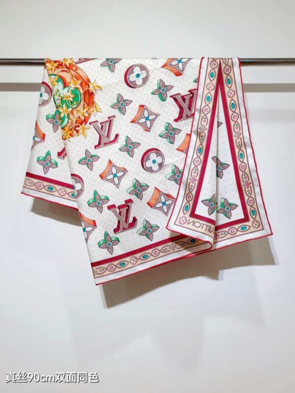 Monogram LV Locks Square 90 M79939