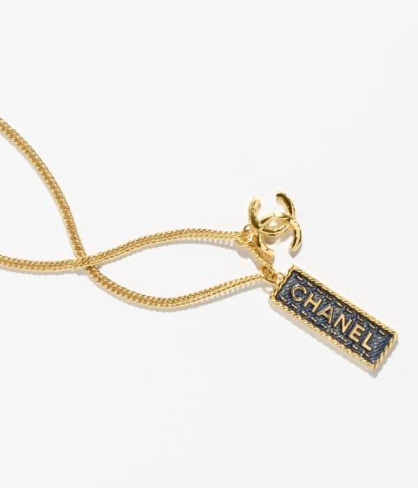LONG PENDANT NECKLACE