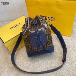 EA69B716-B63A-47CB-E39A-48B98EA1D306.jpg Fendi Mon Tresor Bag