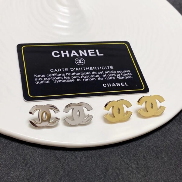 EAB9F072-0FE7-EA1E-C23A-11AEA1F6C874_3052a14f-f186-4b0b-80f7-534495928722.jpg cc Earrings