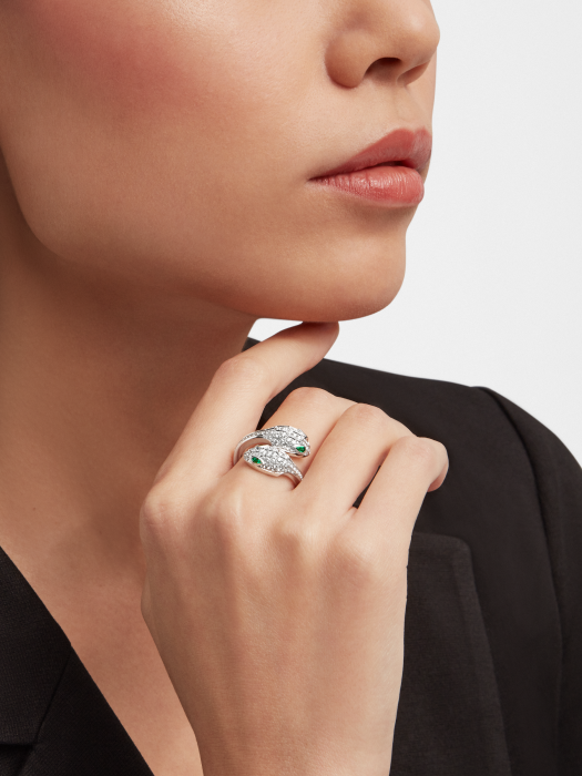 EC670C16-D069-7336-BD3B-5CF3C91BF761.png Next Serpenti Seduttori Ring