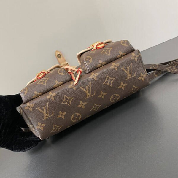EC8D1B11-9638-3A5C-7568-F925E0649546.jpg Louis Vuitton Excursion PM M46932