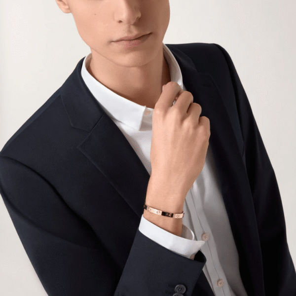 EE3F94B8-B52A-7983-67F2-2E6CA029DA32-1.png LOVE BRACELET