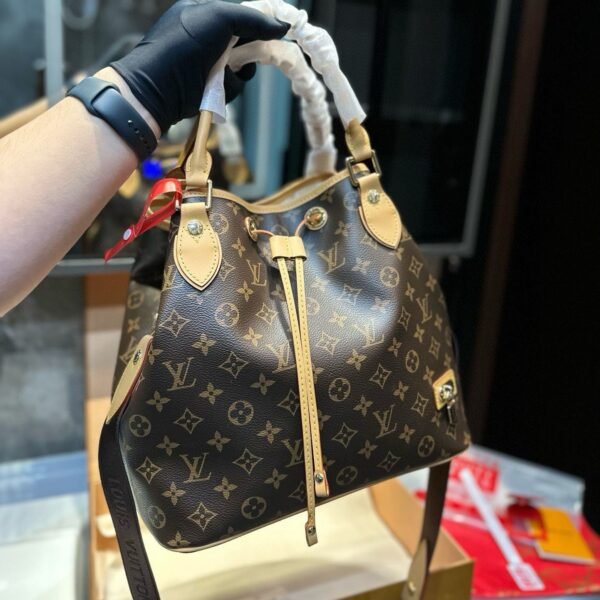 EEAF2E99-ABA4-71CC-817A-B1A949EE4F05.jpg Monogram Neo Bucket Bag