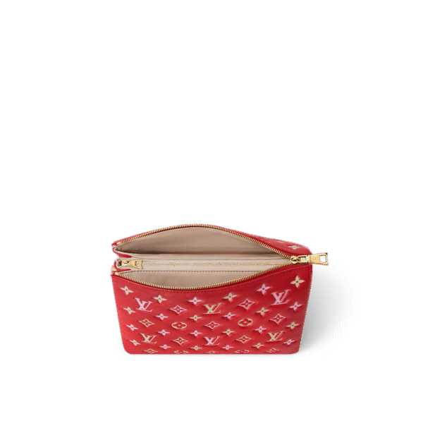 EEFFAA0D-E90E-0E35-1ED0-B7399FCAFD2C_394cdb9c-7320-44ad-a0db-2c0e6df78077.png Coussin PM