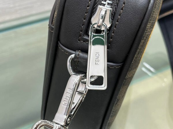 EF2B8D41-AEB4-F876-043D-544AF9E1818A.jpg Fendi Camera case Bag