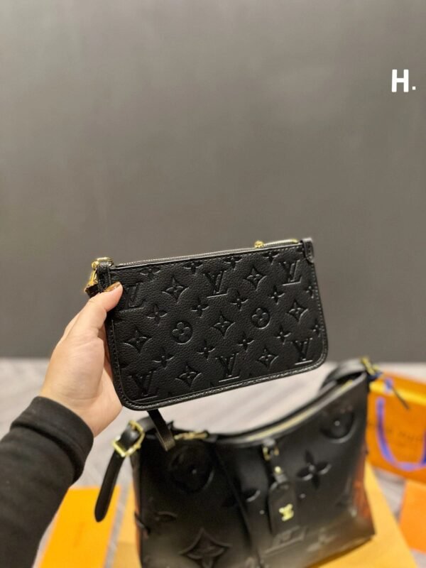 EF2EC0E8-37F2-3020-A889-29CB0B2D8E3F.jpg Louis Vuitton M46288 CarryAll PM
